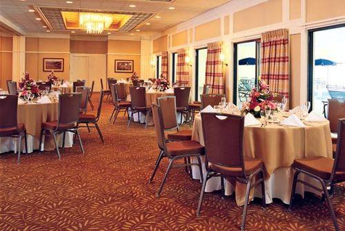 Baymont By Wyndham Meriden Restaurante foto